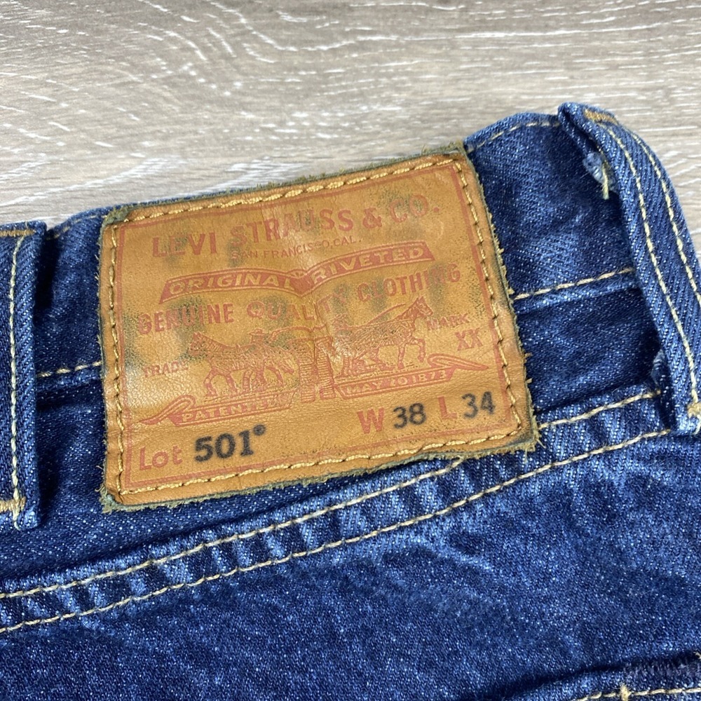 Levi's 501 Straight Leg Jeans Mens Size 38X34 Blue Denim Dark Wash Leather Patch - Picture 16 of 16
